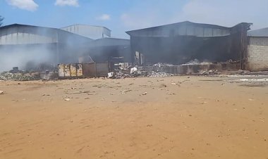 Vamos reconstruir o galpão da Coopert, destruído por um incêndio!