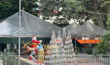 LUZES INSTALADAS,  SÓ FALTAM AS BARRACAS  E FOOD TRUCKS