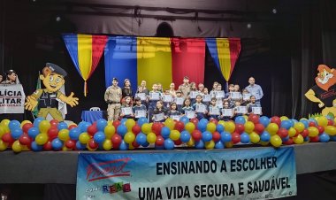 PM realiza 43ª formatura do PROERD