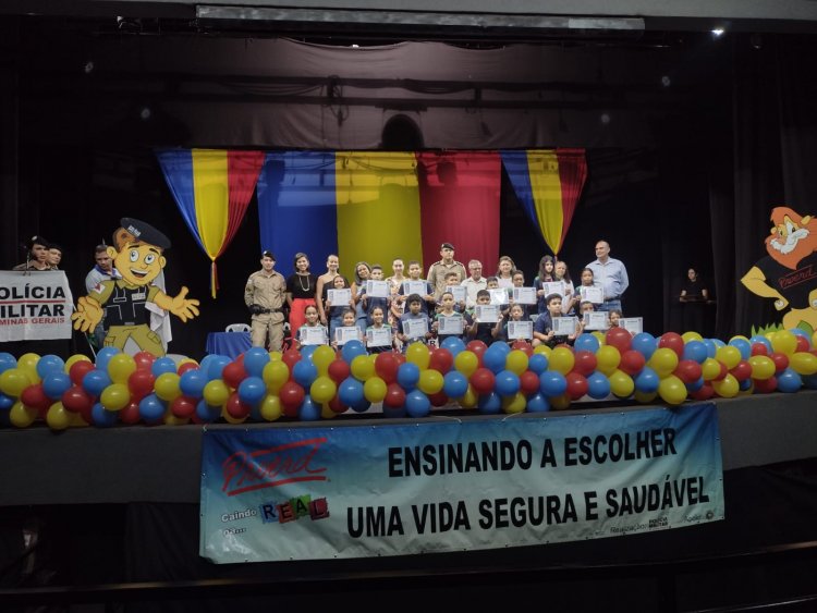 PM realiza 43ª formatura do PROERD
