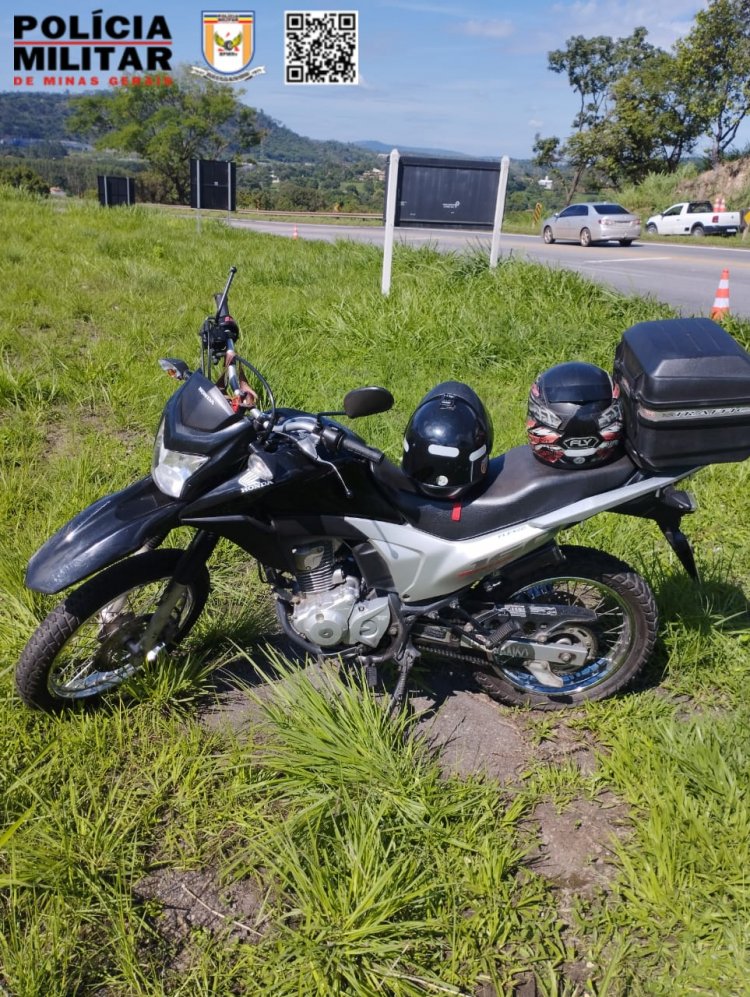 Acidente com moto e carro no trevo do Distrito Industrial na MG-050