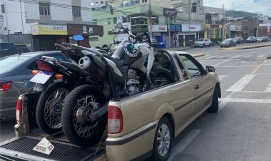 PM apreende 6 motos em Itaúna e prende um homem