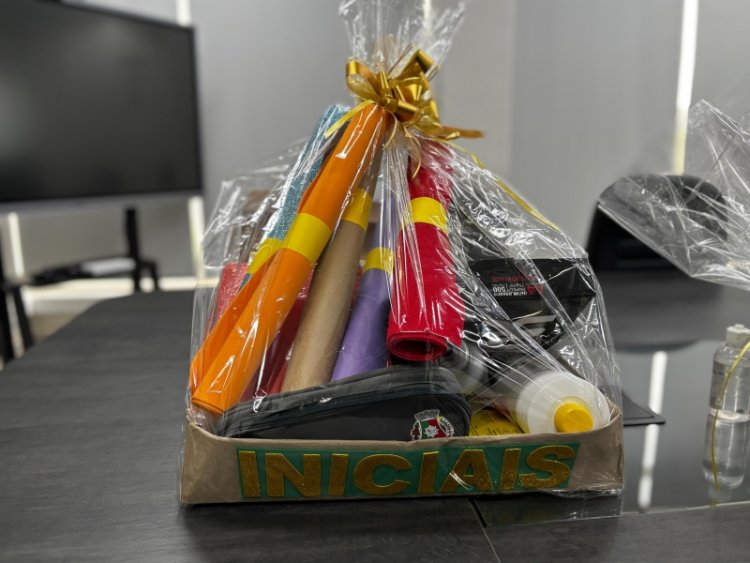 Secretaria de Educação prepara kits de material escolar