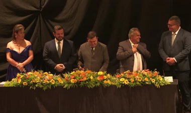 Eleitos são empossados. Gustavo Mitre e Netinho assumem o comando de Itaúna