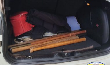 TORCIDA ORGANIZADA - Polícia Militar apreende bastões de madeiras de torcedores