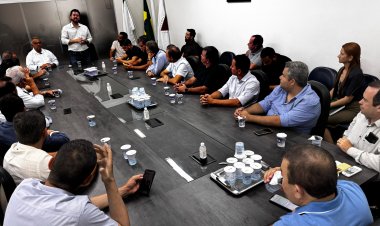 UNIÃO MUNICIPALISTA - Gustavo Mitre reúne 16 prefeitos em Itaúna