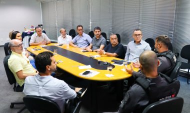 CDE se reúne com  direção do presídio