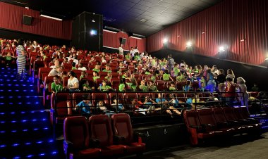 PROJETO TELA DO CONHECIMENTO - Crianças da zona rural têm dia de cinema em Itaúna