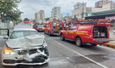 BMW em alta velocidade “voou” após passar em quebra-molas