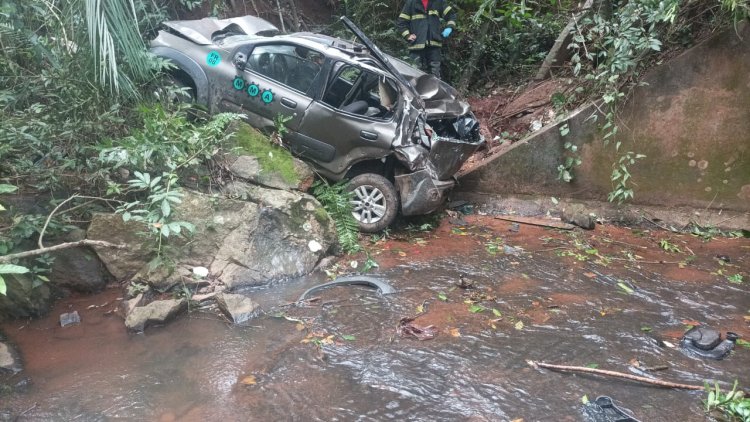 Dois acidentes na MG-050 no último sábado
