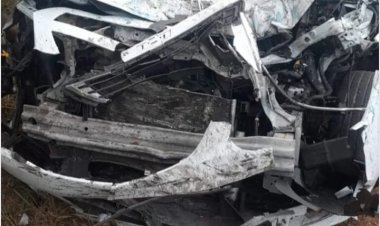 Acidente entre carro e caminhão na MG-050 deixou três feridos em Formiga.