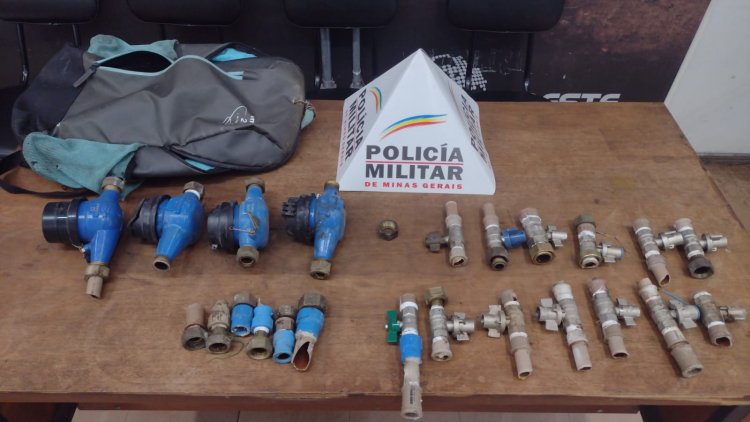 Polícia prende dois ladrões de hidrômetros na noite de domingo, 25