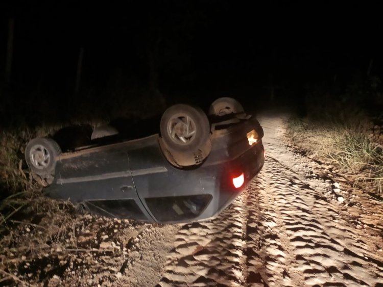 Capotamento no Córrego Soldado