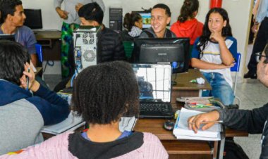 MODERNIZAÇÃO - Documentos escolares estão sendo digitalizados