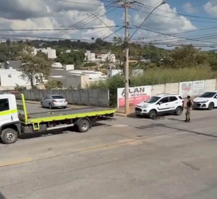 A Polícia Militar respondeu a chamados sobre estacionamento irregular na Rua Alba Regina, no bairro Tropical