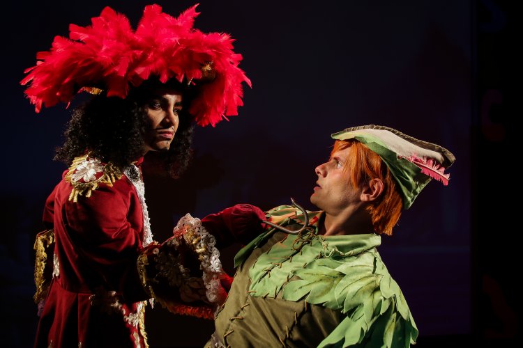 DIVERSÃO EM CENA: “Pedro e o Lobo” e “Peter Pan”, na Praça, em Itatiaiuçu