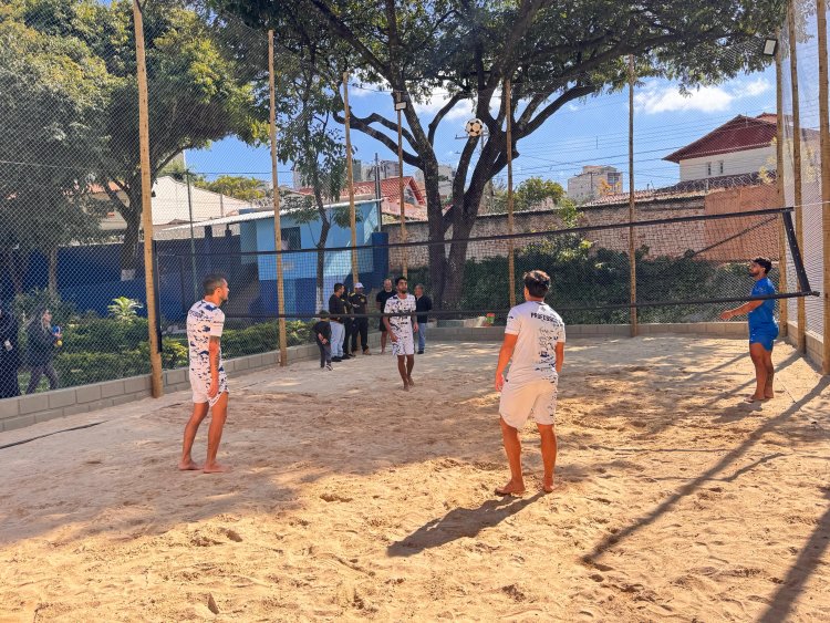 REINAUGURAÇÃO - Praça de Esportes JK ganha nova quadra