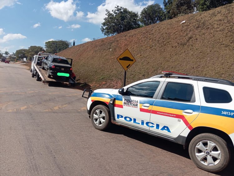 Veículo furtado recuperado e autor preso em Itatiaiuçu