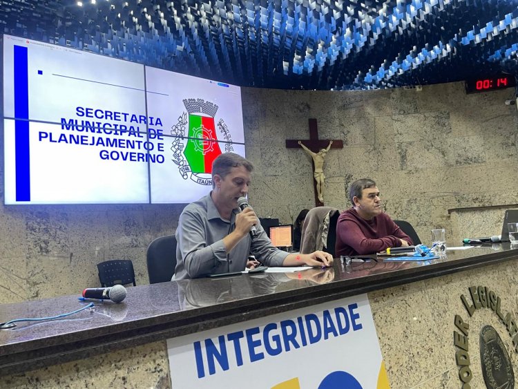 Secretário fala aos vereadores sobre pedidos de servidores