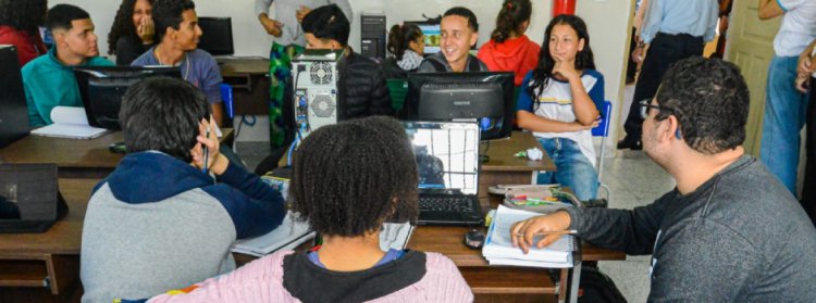 MODERNIZAÇÃO - Documentos escolares estão sendo digitalizados