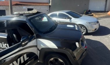 Homem é preso e carro clonado apreendido em Itaúna