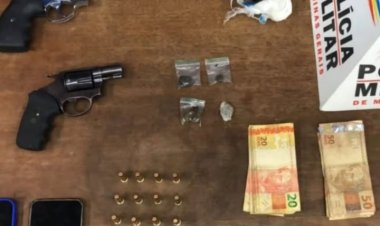 PM apreende armas, drogas e dinheiro em baile funk