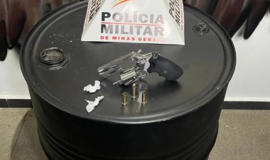 NA MG-431 - Homem é preso por porte ilegal de arma e drogas