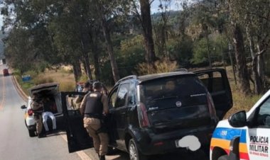 Cinco homens presos por furto a loja em ação policial