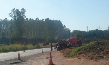 Caminhão perde o controle na MG-050 em Itaúna; sem vítimas registradas