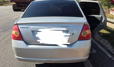 Mulher é atropelada após se atirar na frente de carro em Itaúna