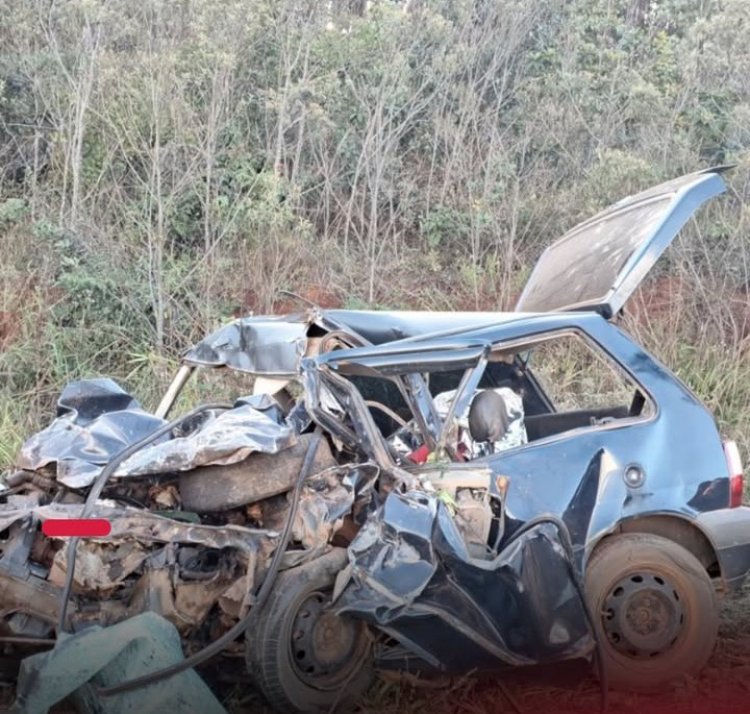 Família morre em acidente de carro, criança de 4 anos está entre as vítimas
