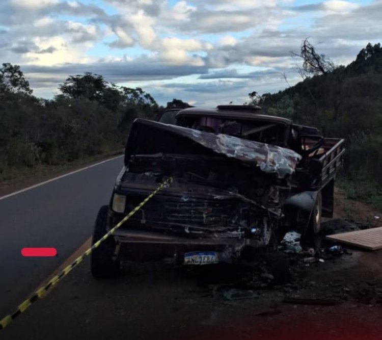 Família morre em acidente de carro, criança de 4 anos está entre as vítimas