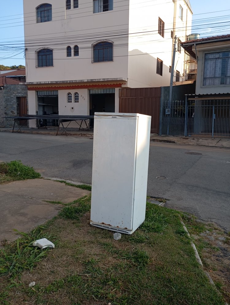 Fato inusitado na praça Celi chama a atenção de moradores
