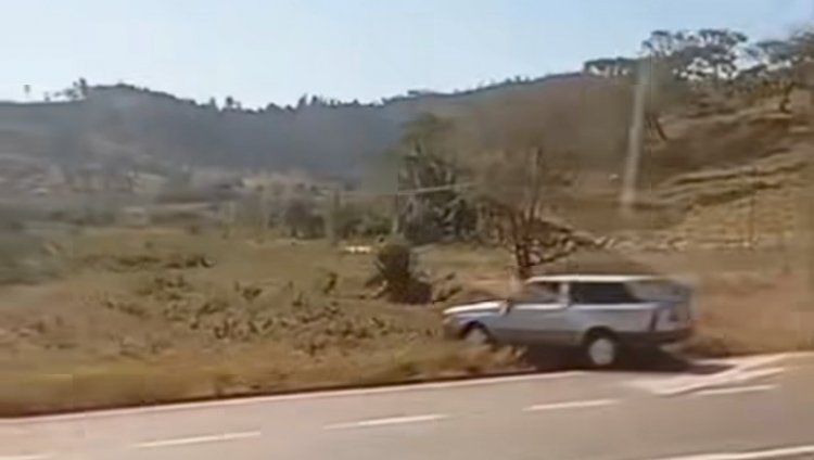 Acidente na MG-431 em Itaúna deixa veículo Fora da pista