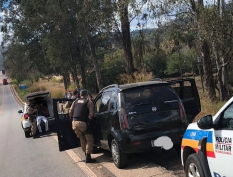 Cinco homens presos por furto a loja em ação policial
