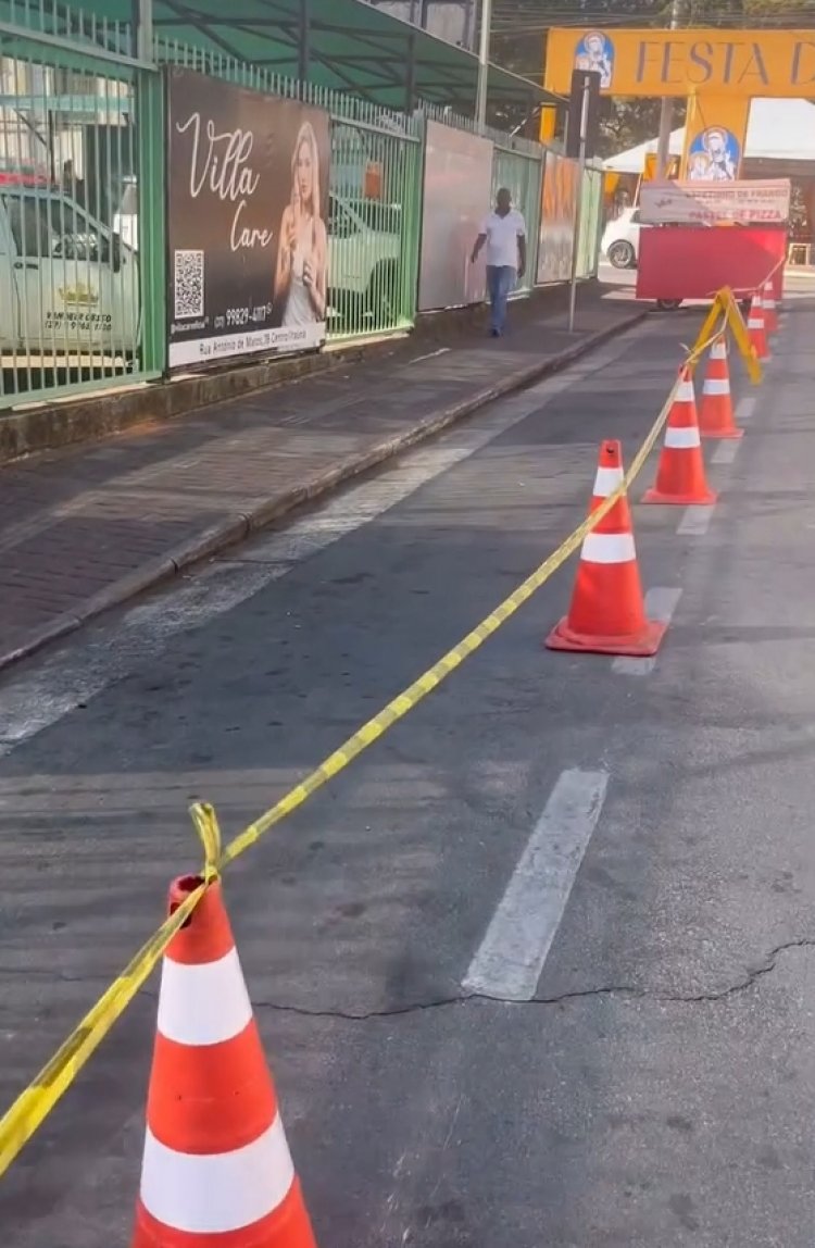 Divisão de Trânsito sinaliza rua Silva Jardim após confusão na Praça da Matriz