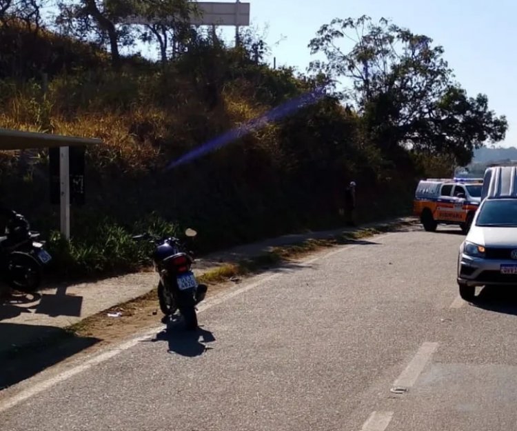 Acidente na MG-050 em Itaúna deixa dois feridos