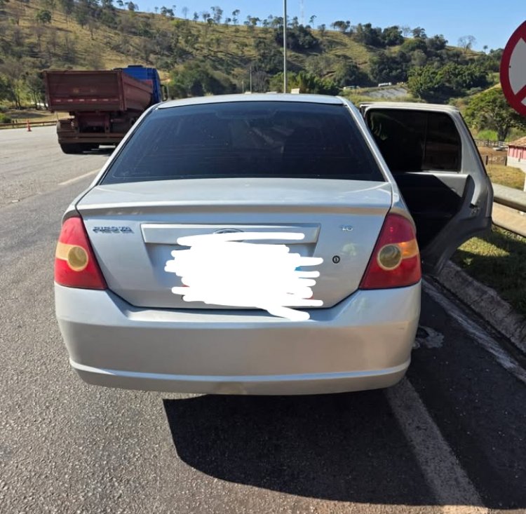 Mulher é atropelada após se atirar na frente de carro em Itaúna