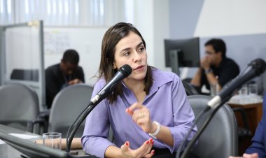 Deputada desmente secretário de Cultura