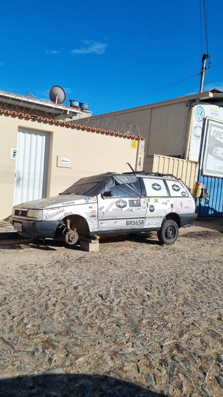 A voz do povo - Carro “abandonado” incomoda moradores
