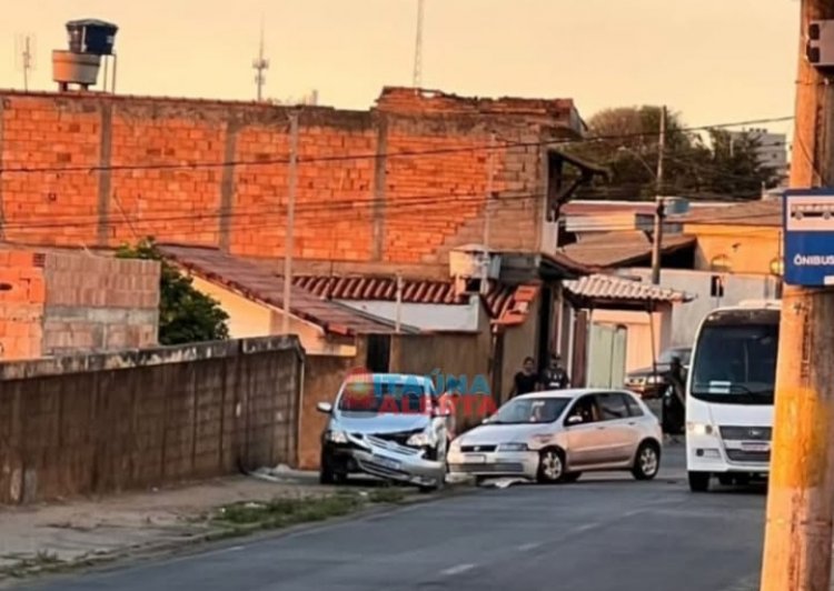 Veículos colidem no Três Marias, em Itaúna