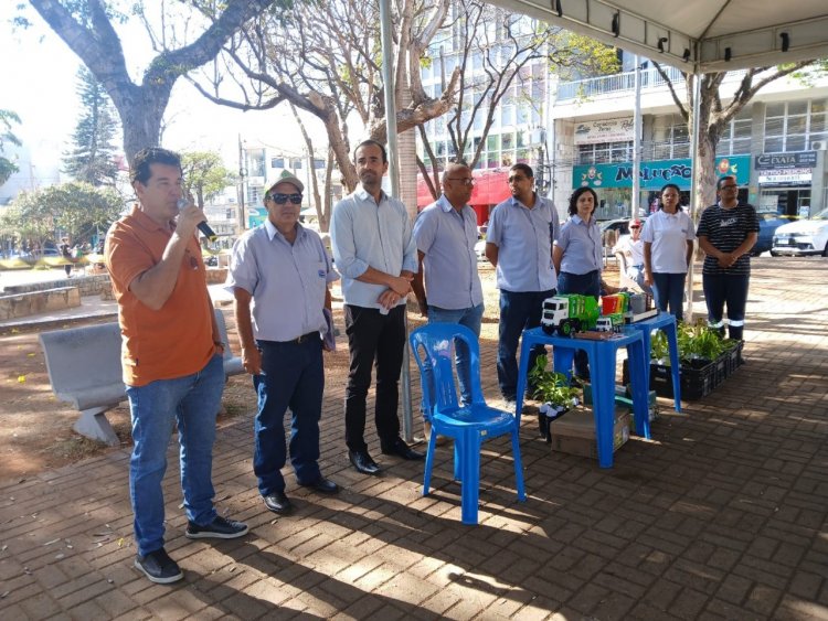 Limpeza Urbana tem  comemoração em Itaúna