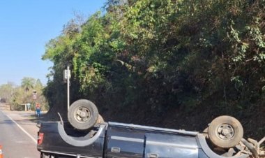 Motorista assusta com radar, perde o controle e capota na MG-050
