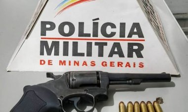 Adolescente é apreendido com arma de fogo durante aglomeração em praça