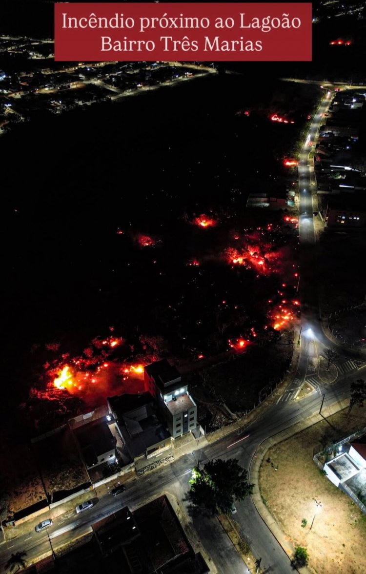Incêndio de grandes proporções choca moradores no nairro Três Marias