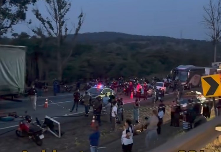 BR-262: acidente grave no sentido Juatuba bloqueia pista e causa quilômetros de congestionamento