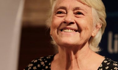 LITERATURA - Adélia Prado concorreu ao  Nobel de 2025 na categoria