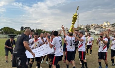 Atletas do Ponte Nova soltam o grito: “É campeão Itaunense Master!”