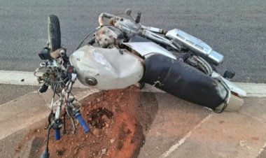 Casal morre em batida entre moto e carro na BR-262 em Nova Serrana