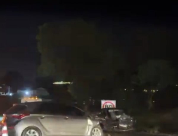 Acidente entre veículos causa congestionamento na MG-050, entre Itaúna e Divinópolis
